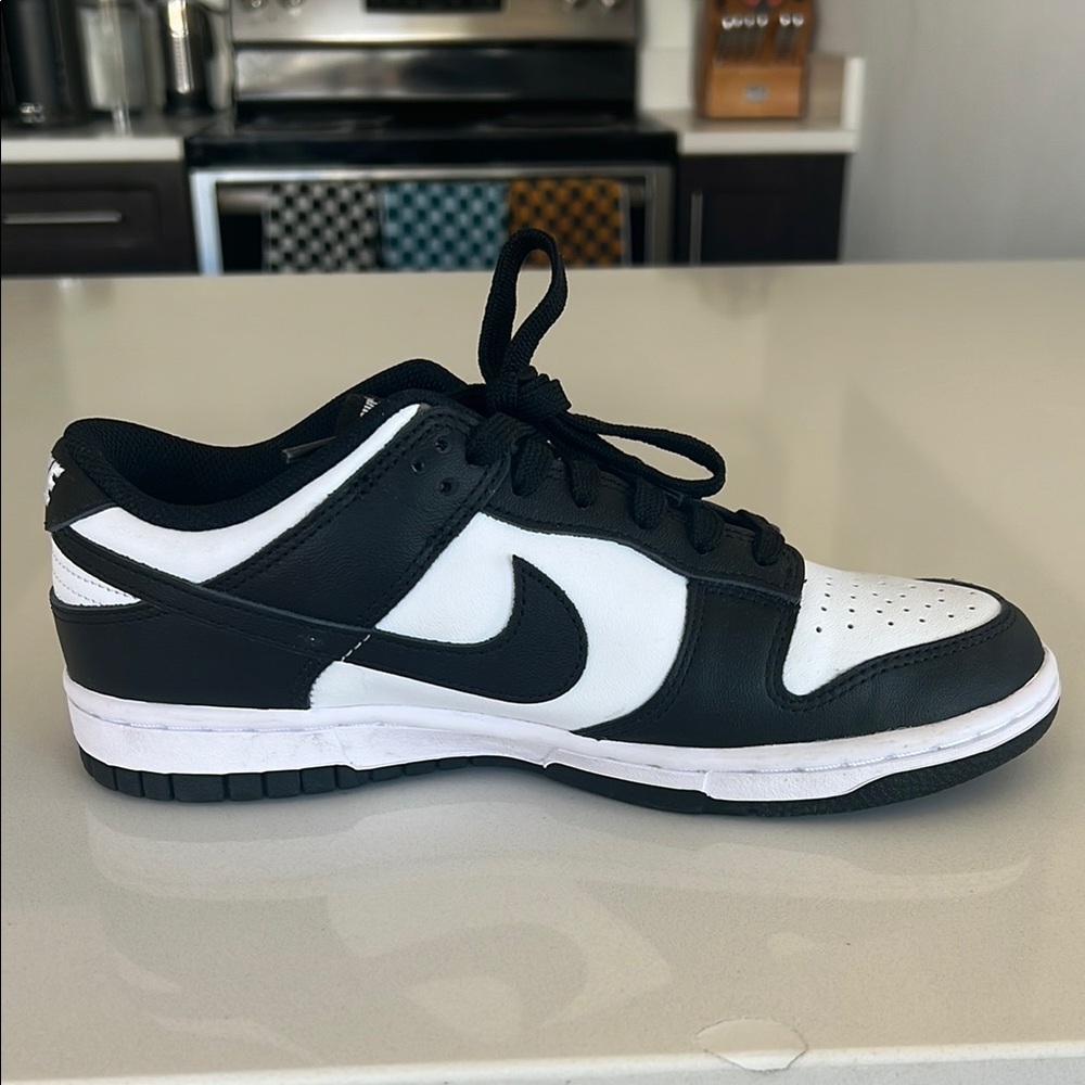 Nike Black and White Women's Sneakers